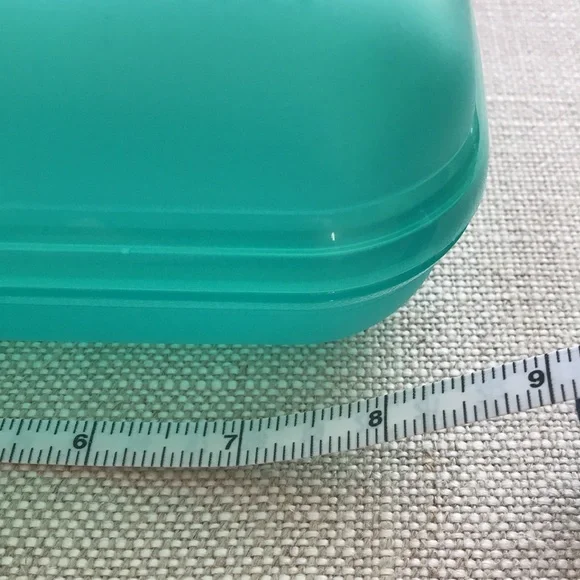 Tupperware Container - Picture 7 of 9